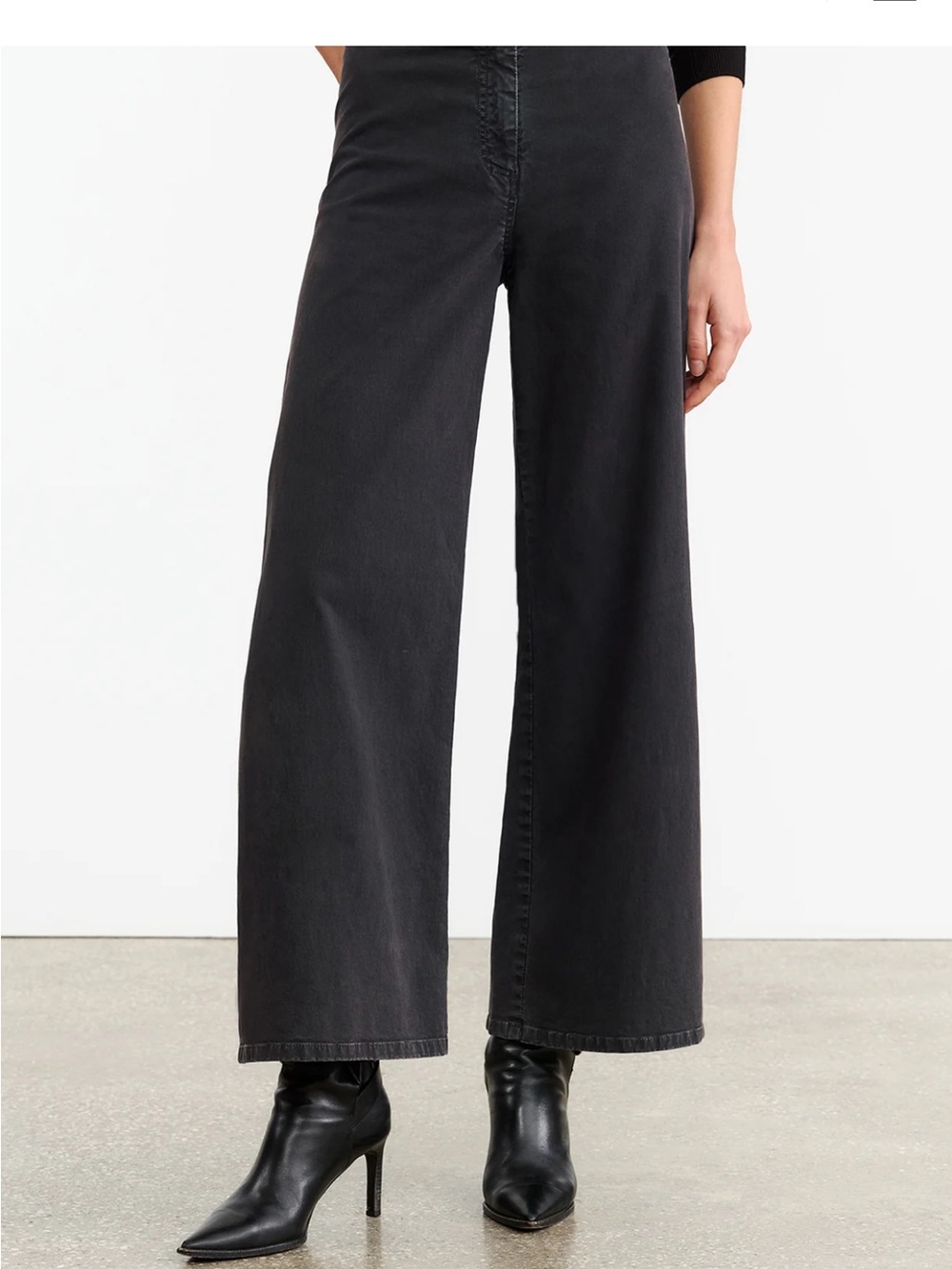 Megan Pant - Carbon - Picture 3 of 6